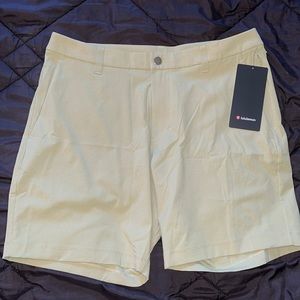 NWT Lululemon size 33/7 in inseam Commission 🩳